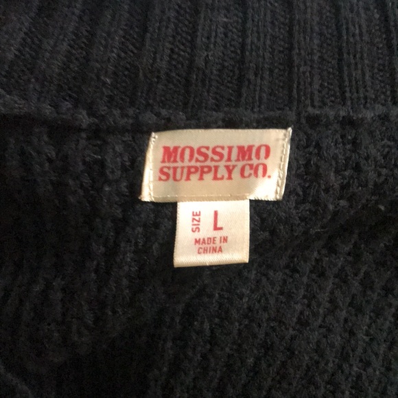 2/14$!  Body con sweater dress. Hits at knee. V neck - Picture 2 of 4